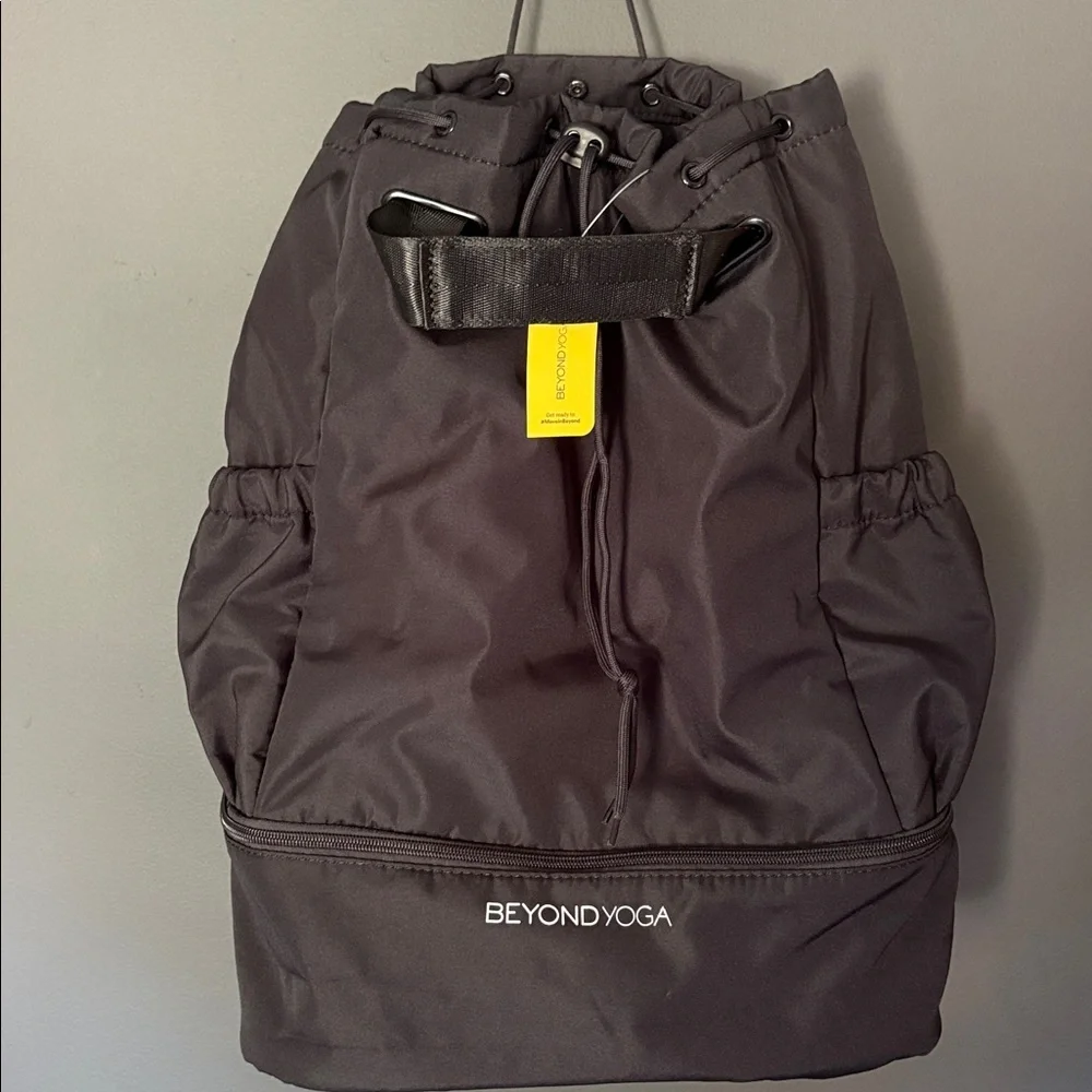 Beyond Yoga NWT black Drawstring Backpack